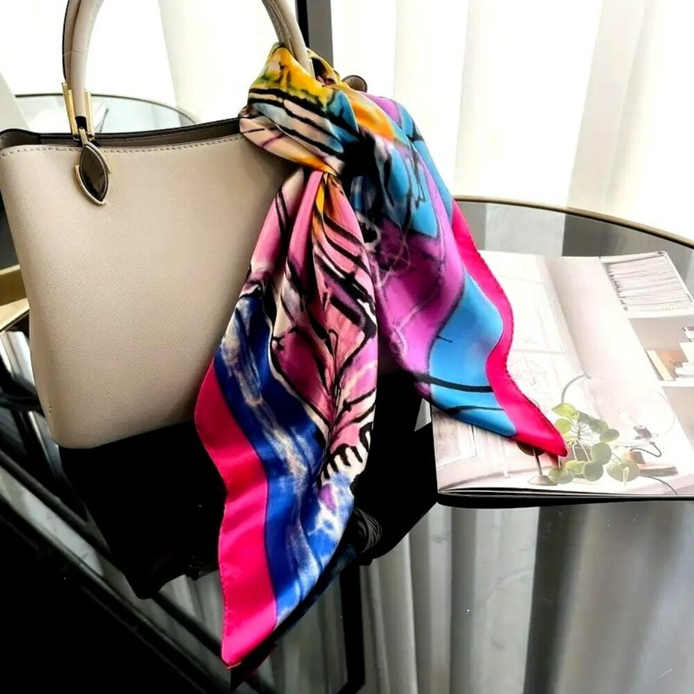 NWT - Vibrant Retro Printed Square Scarf (SKU 0256)